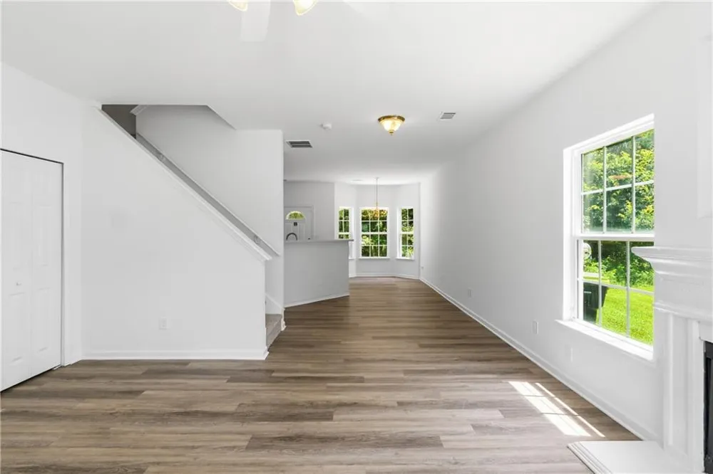 7062 Brookview Creek Riverdale, GA 30274