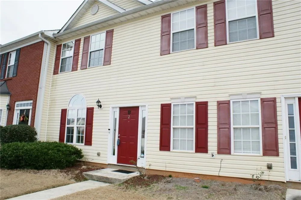 4210 Oakwood Rd #B2 Oakwood, GA 30566
