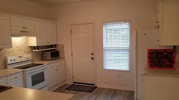 4210 Oakwood Rd #B2 Oakwood, GA 30566