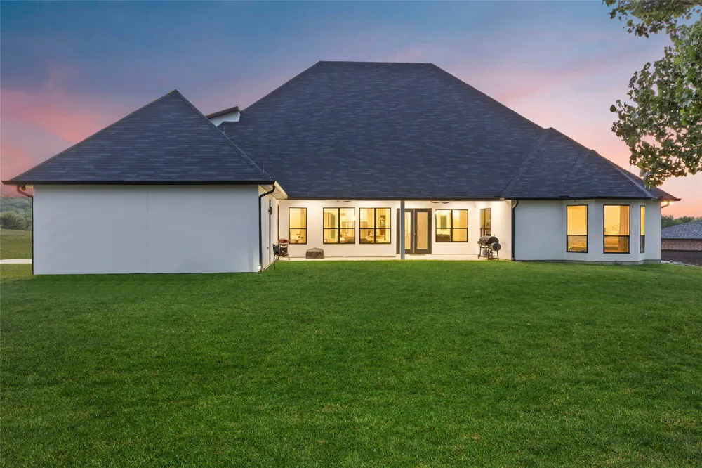 1107 Lily Court Grand Prairie, TX 75104