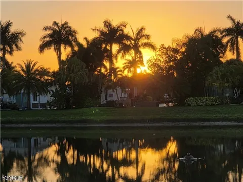 W Riverbend Resort Boulevard