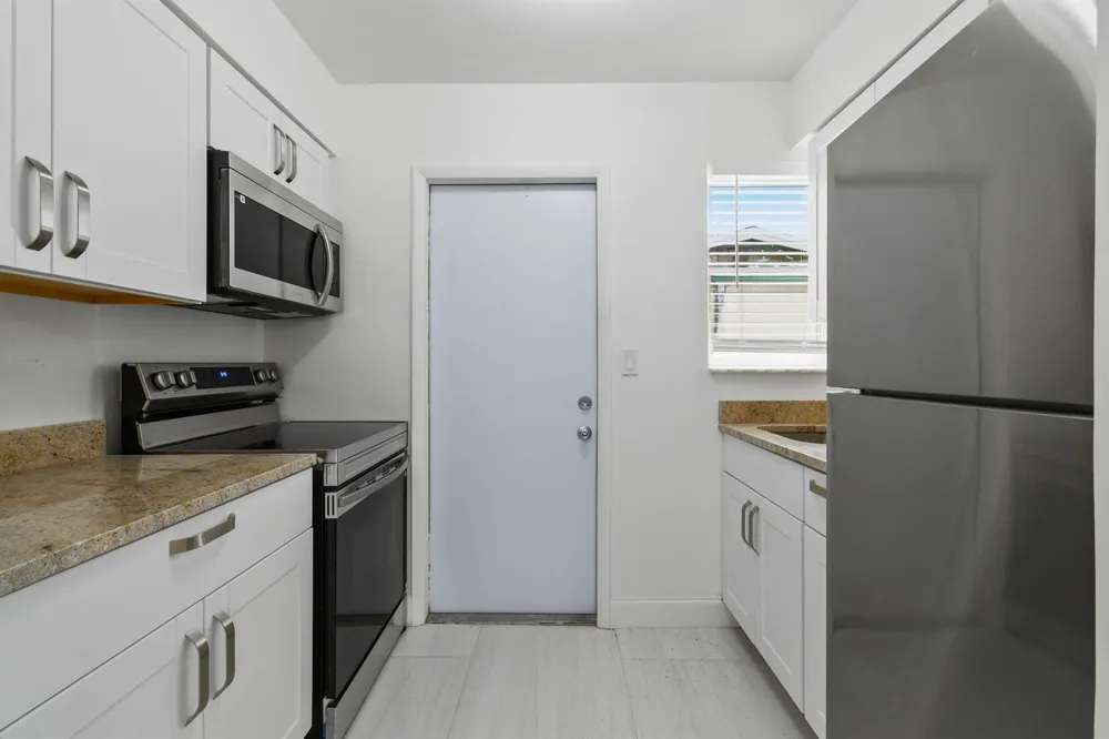 968 W 9TH STREET #B2 Riviera Beach, FL 33404