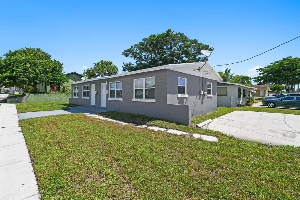968 W 9TH STREET #B2 Riviera Beach, FL 33404