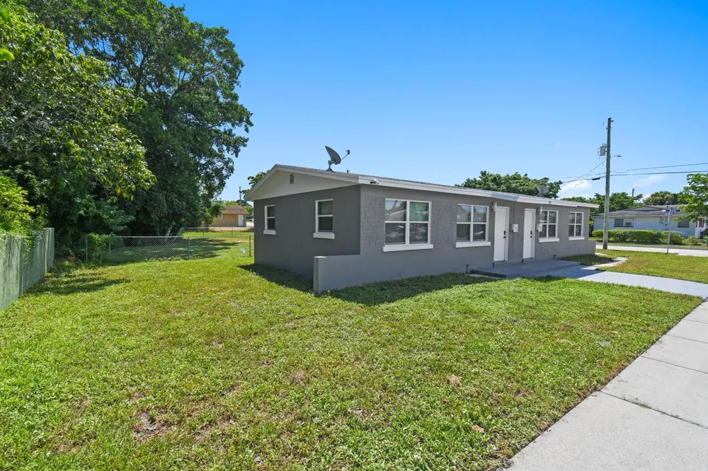 968 W 9TH STREET #B2 Riviera Beach, FL 33404