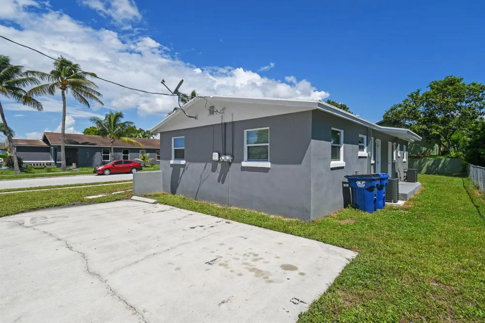 968 W 9TH STREET #B2 Riviera Beach, FL 33404