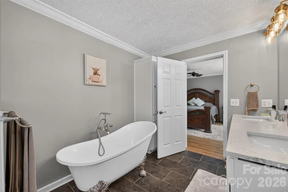 618 Indian Hill Road Olin, NC 28660