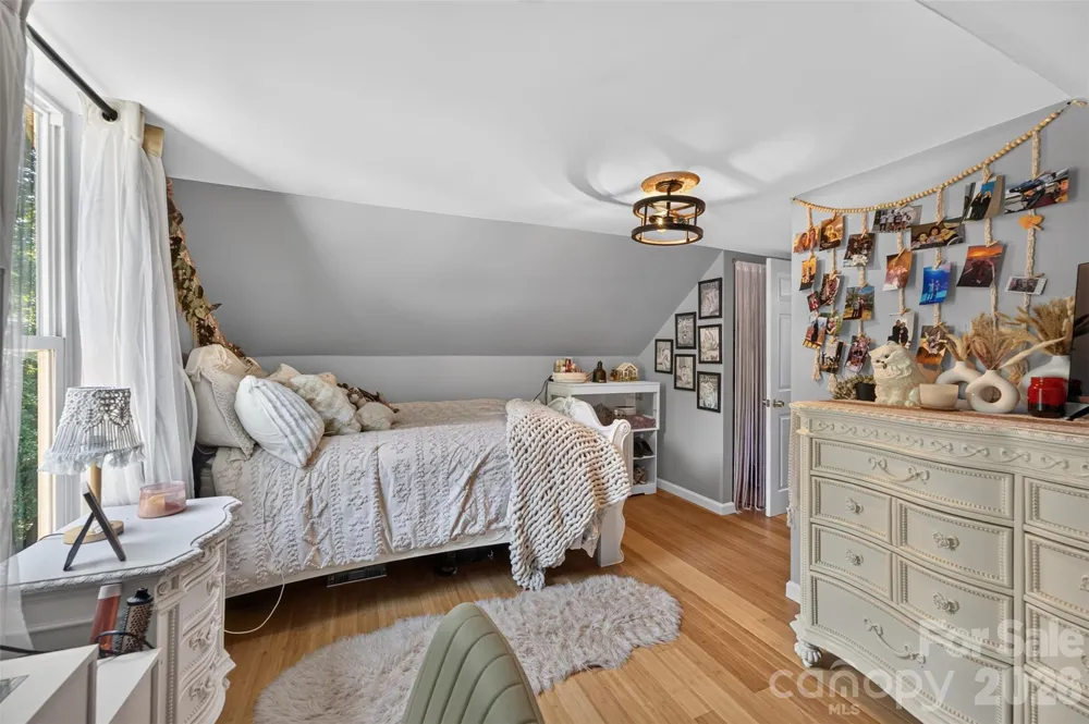 618 Indian Hill Road Olin, NC 28660