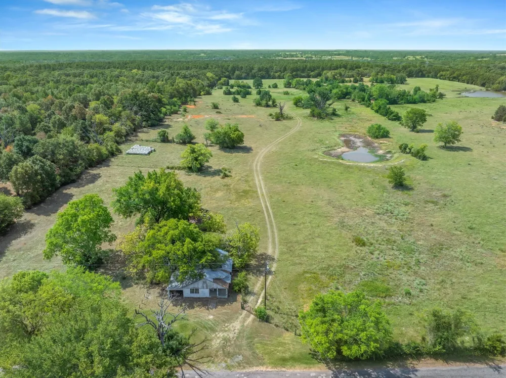3183 Vz County Road 1712 Grand Saline, TX 75140