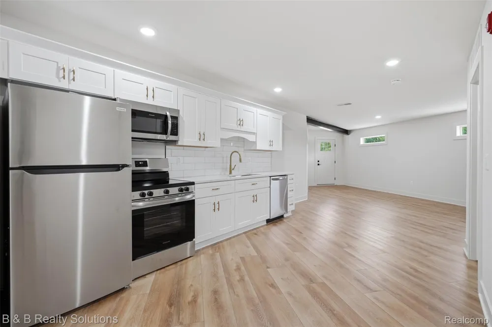780 Van Dyke Road #Apartment #3 Almont Village, MI 48003