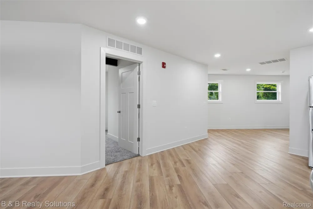 780 Van Dyke Road #Apartment #3 Almont Village, MI 48003