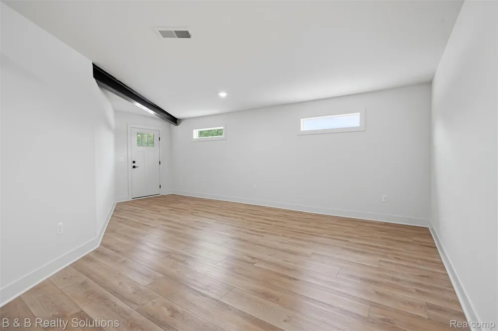 780 Van Dyke Road #Apartment #3 Almont Village, MI 48003