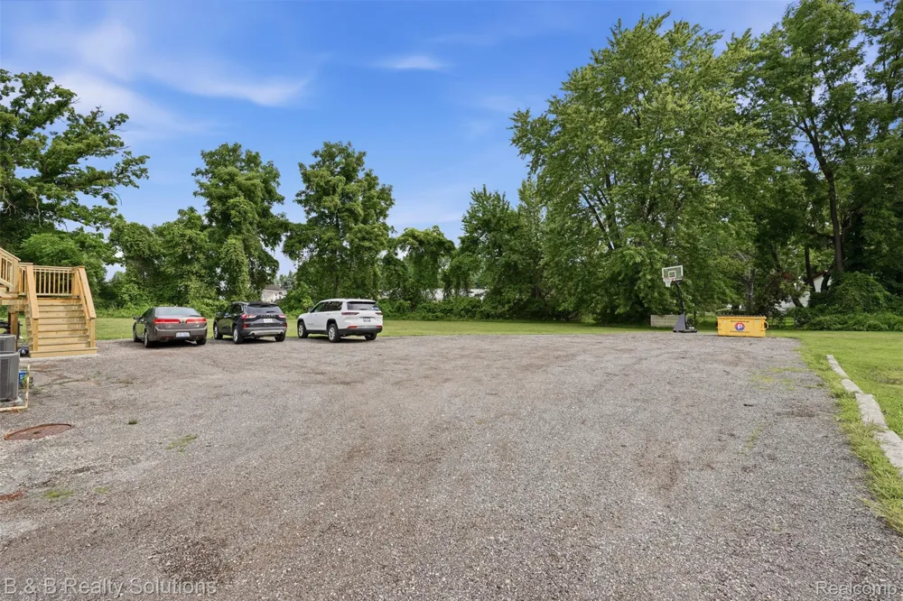 780 Van Dyke Road #Apartment #3 Almont Village, MI 48003