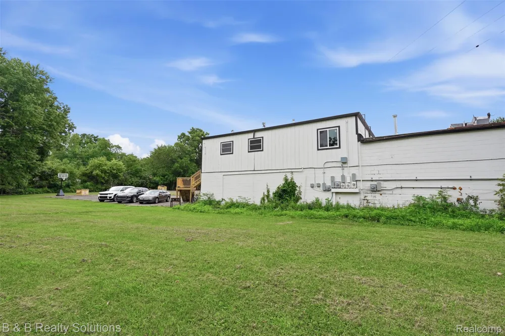 780 Van Dyke Road #Apartment #3 Almont Village, MI 48003