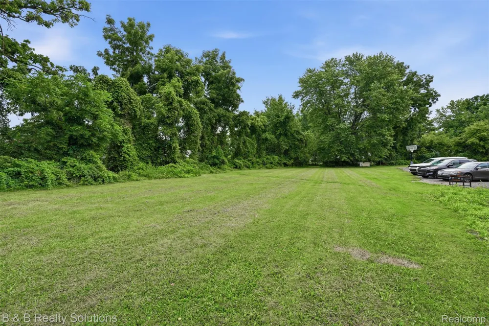 780 Van Dyke Road #Apartment #3 Almont Village, MI 48003