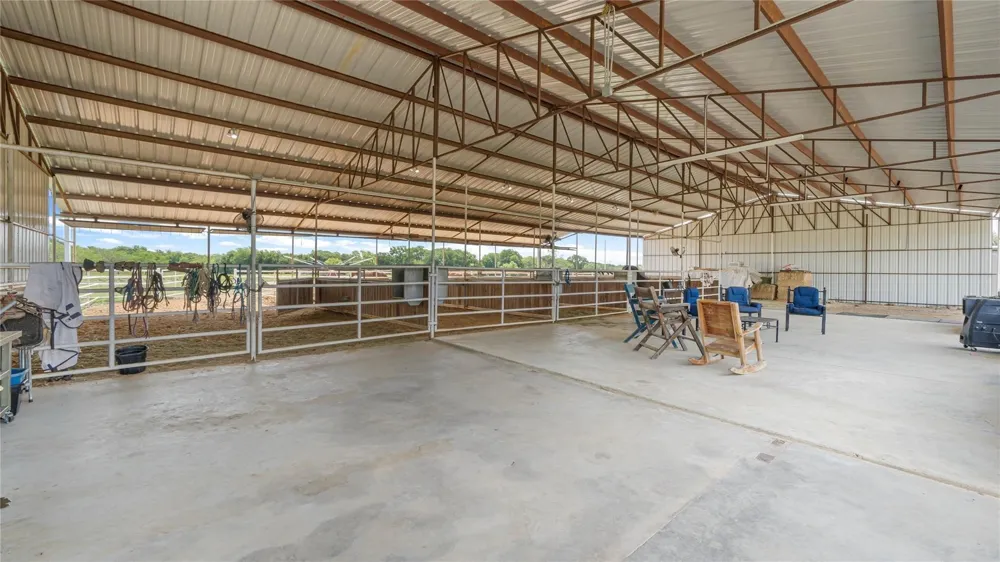 8075 County Road 151 Kaufman, TX 75142