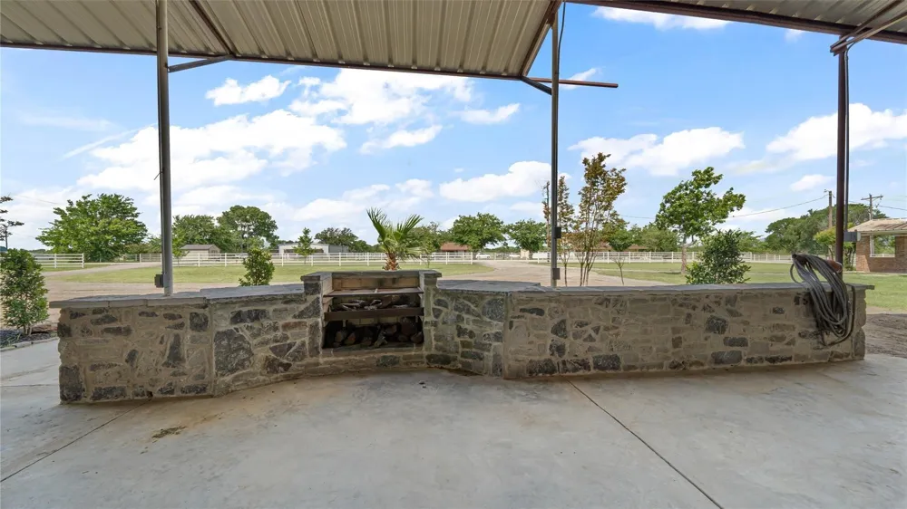 8075 County Road 151 Kaufman, TX 75142