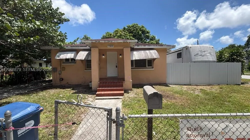 7305 NW 17th Ct #. Miami, FL 33147