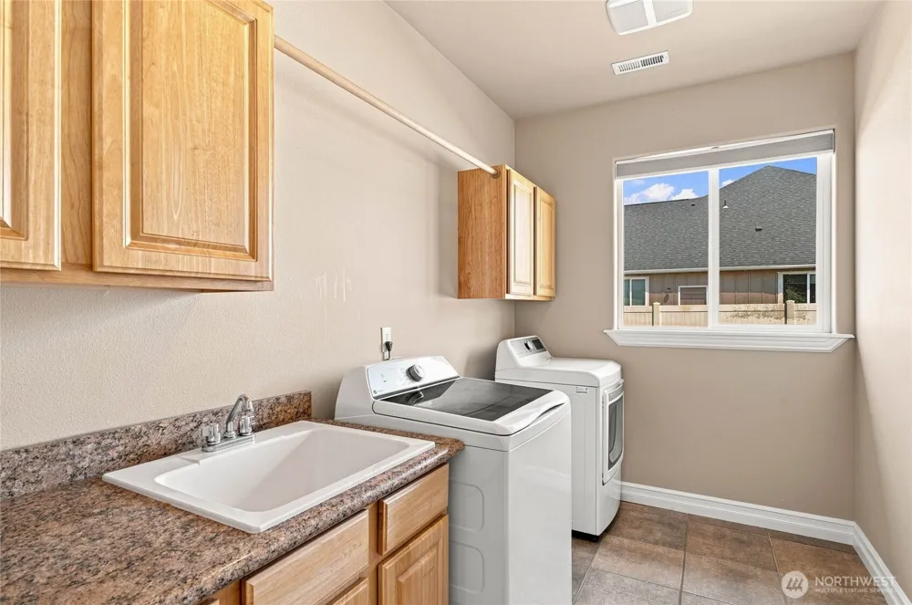 8071 Dune Lake Road SE Moses Lake, WA 98837