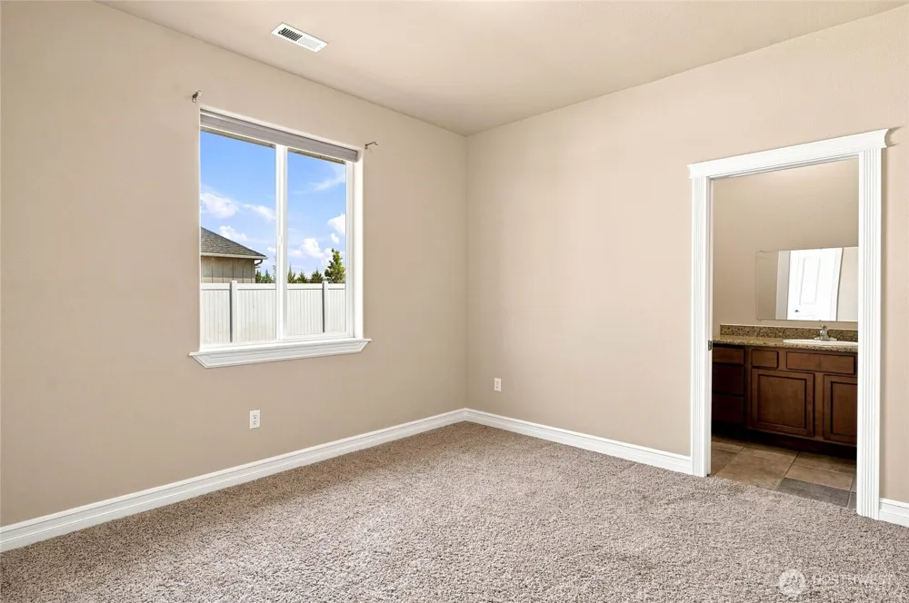 8071 Dune Lake Road SE Moses Lake, WA 98837