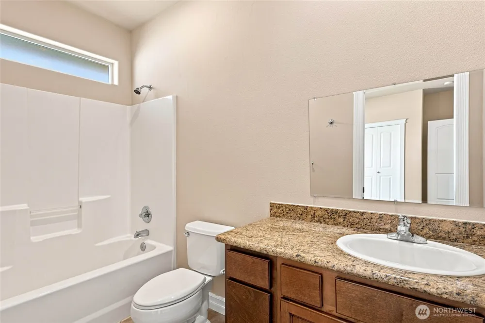 8071 Dune Lake Road SE Moses Lake, WA 98837