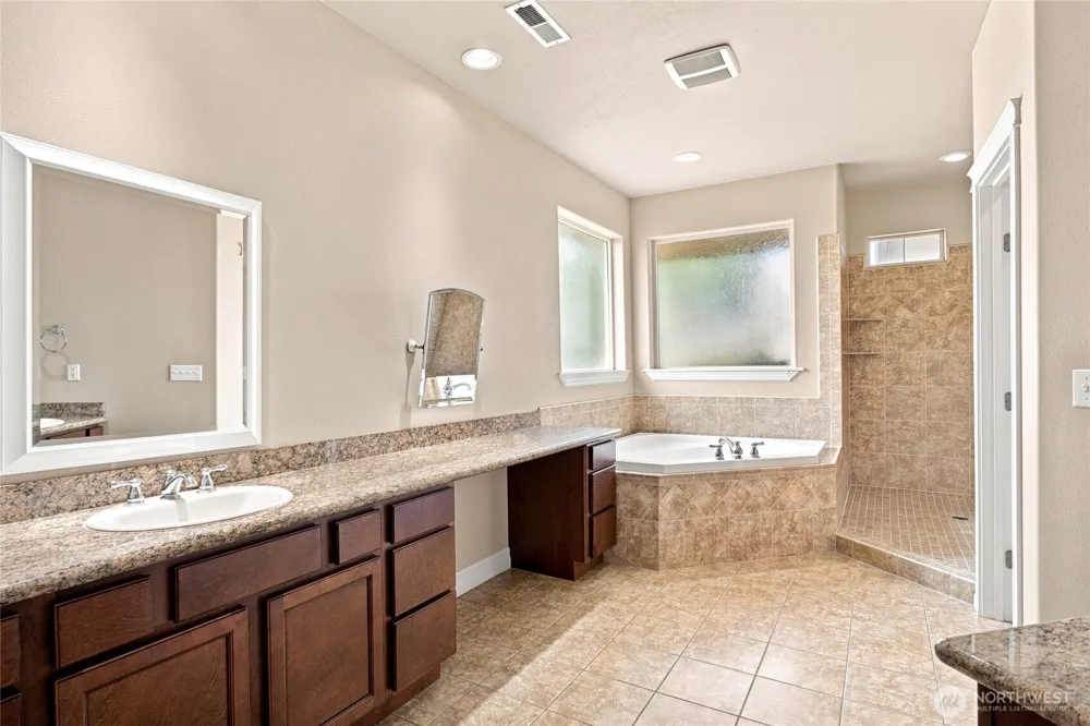 8071 Dune Lake Road SE Moses Lake, WA 98837