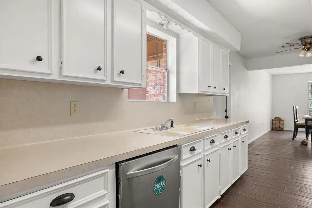 1852 County Road 202 Centerville, TX 75833