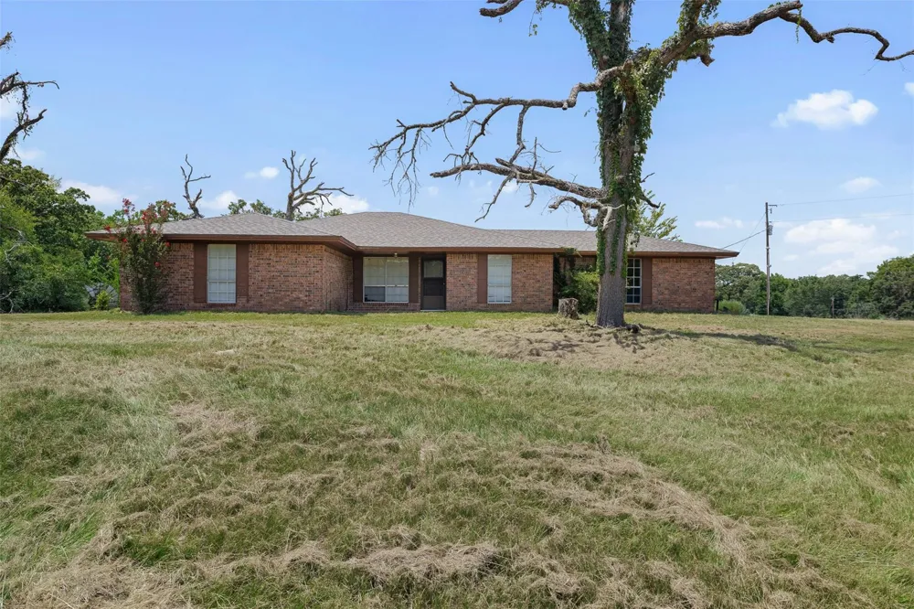 1852 County Road 202 Centerville, TX 75833