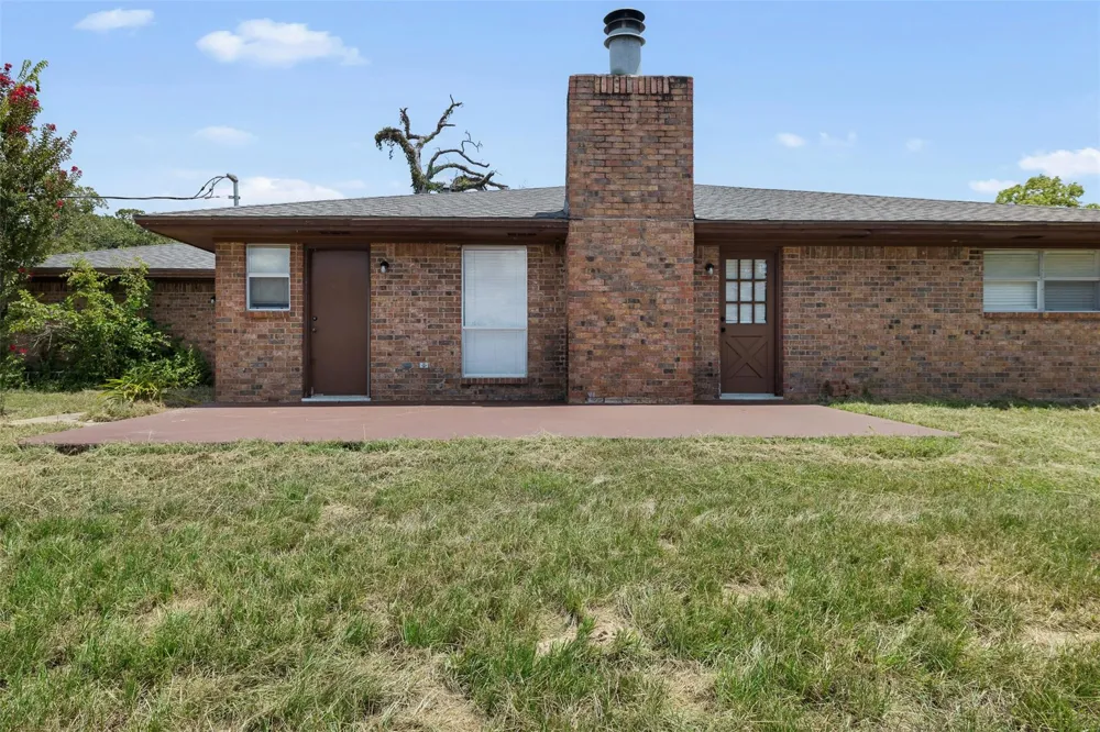 1852 County Road 202 Centerville, TX 75833