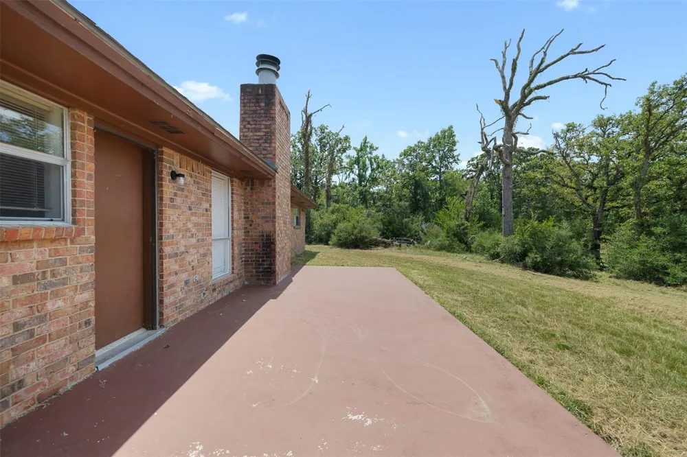 1852 County Road 202 Centerville, TX 75833