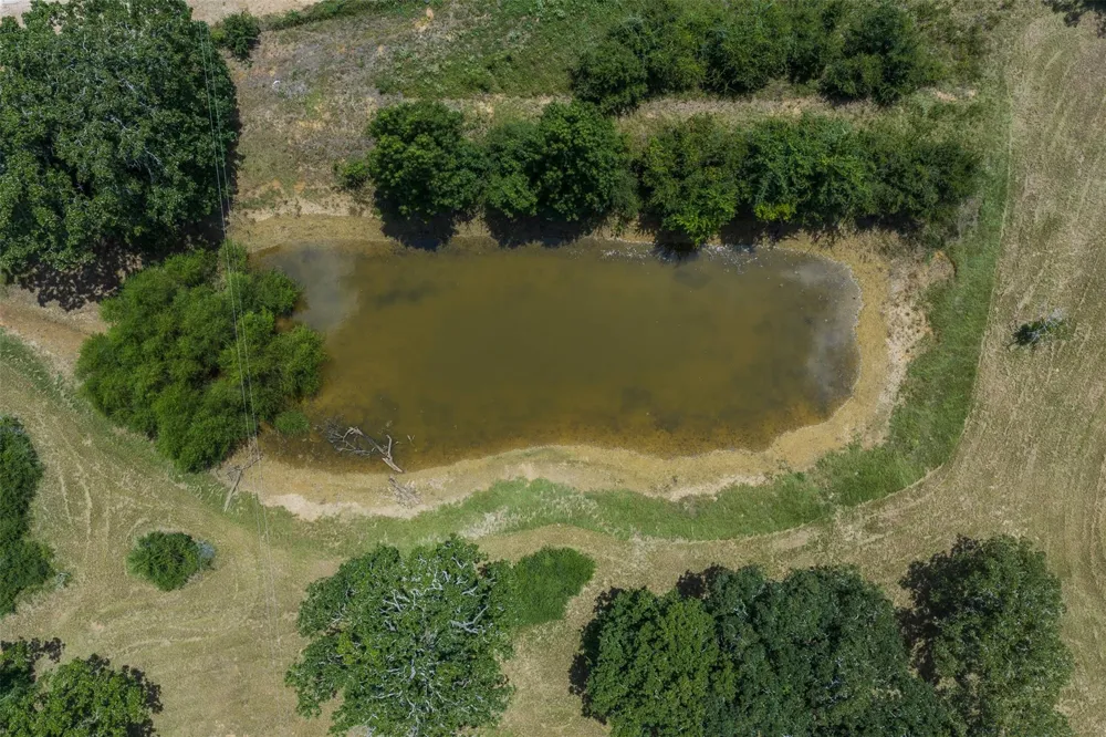 1852 County Road 202 Centerville, TX 75833