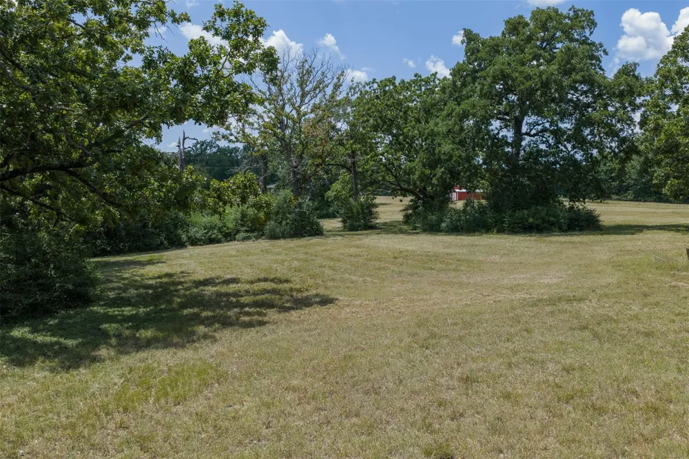 1852 County Road 202 Centerville, TX 75833