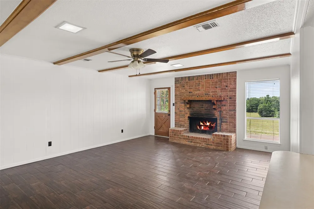 1852 County Road 202 Centerville, TX 75833