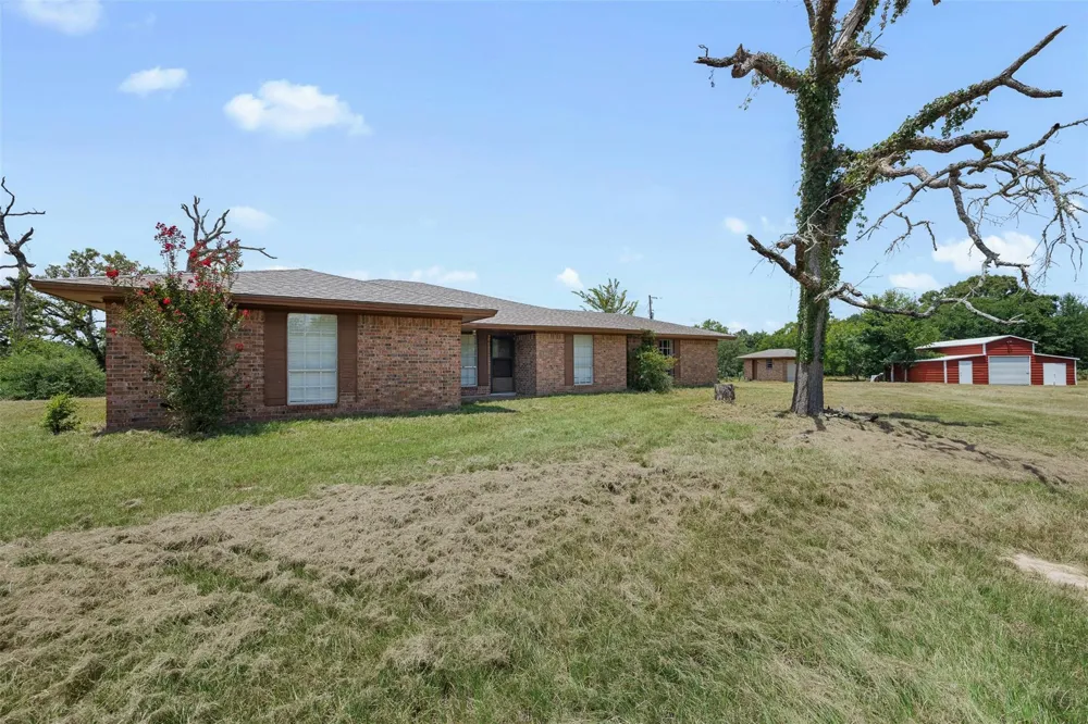 1852 County Road 202 Centerville, TX 75833