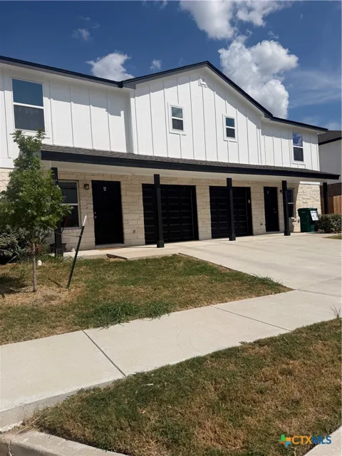 802 White Meadow Lane