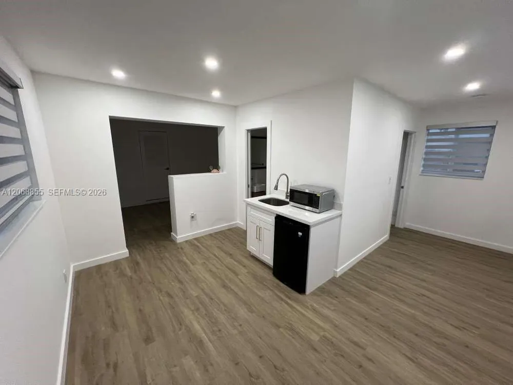 6220 NW 19th St Sunrise, FL 33313