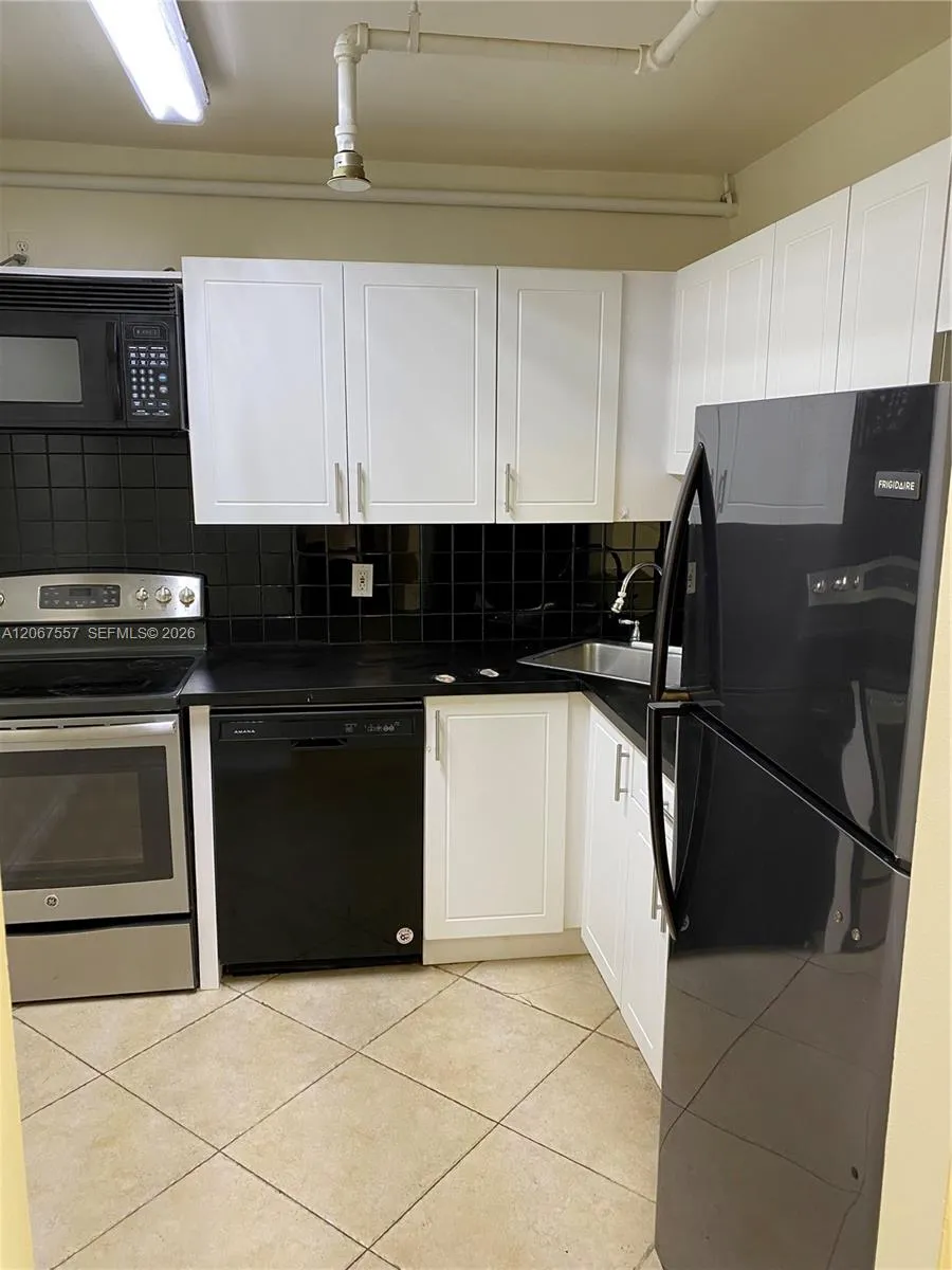 1470 NE 123rd St #A1406 North Miami, FL 33161