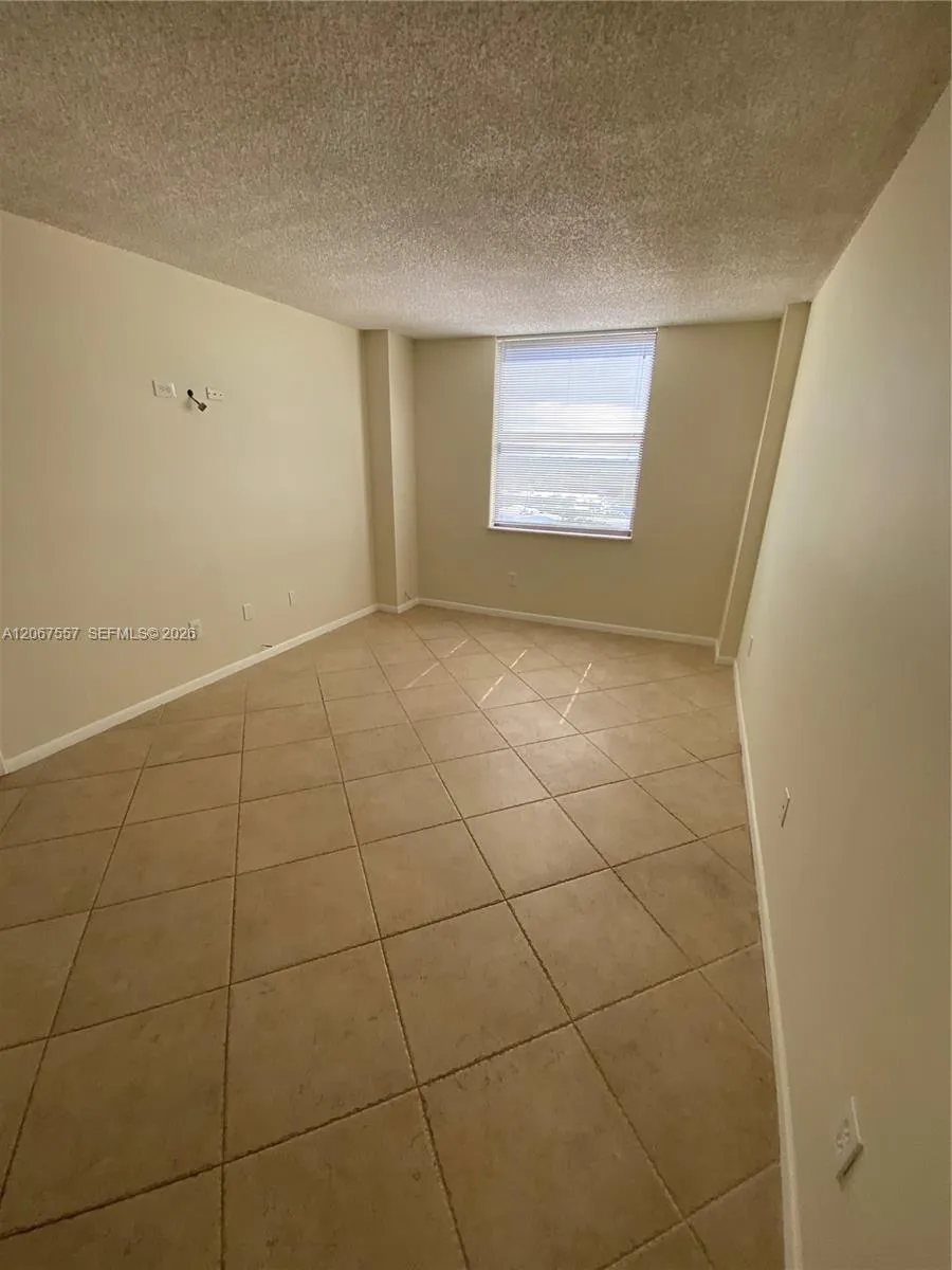 1470 NE 123rd St #A1406 North Miami, FL 33161