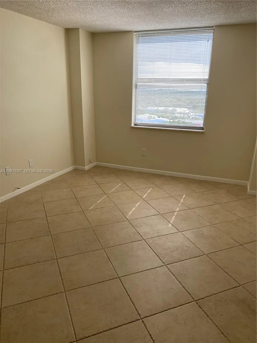 1470 NE 123rd St #A1406 North Miami, FL 33161
