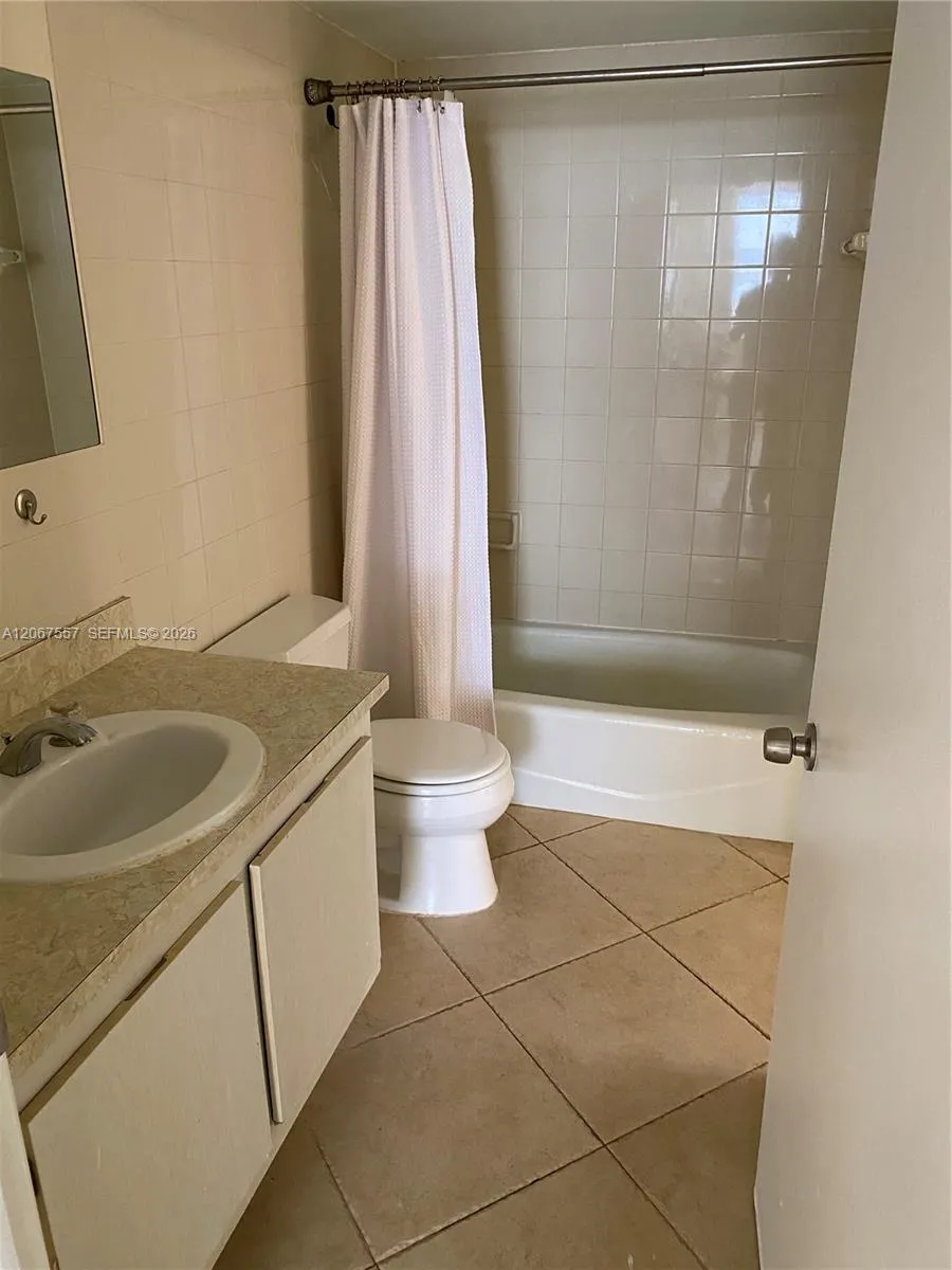 1470 NE 123rd St #A1406 North Miami, FL 33161