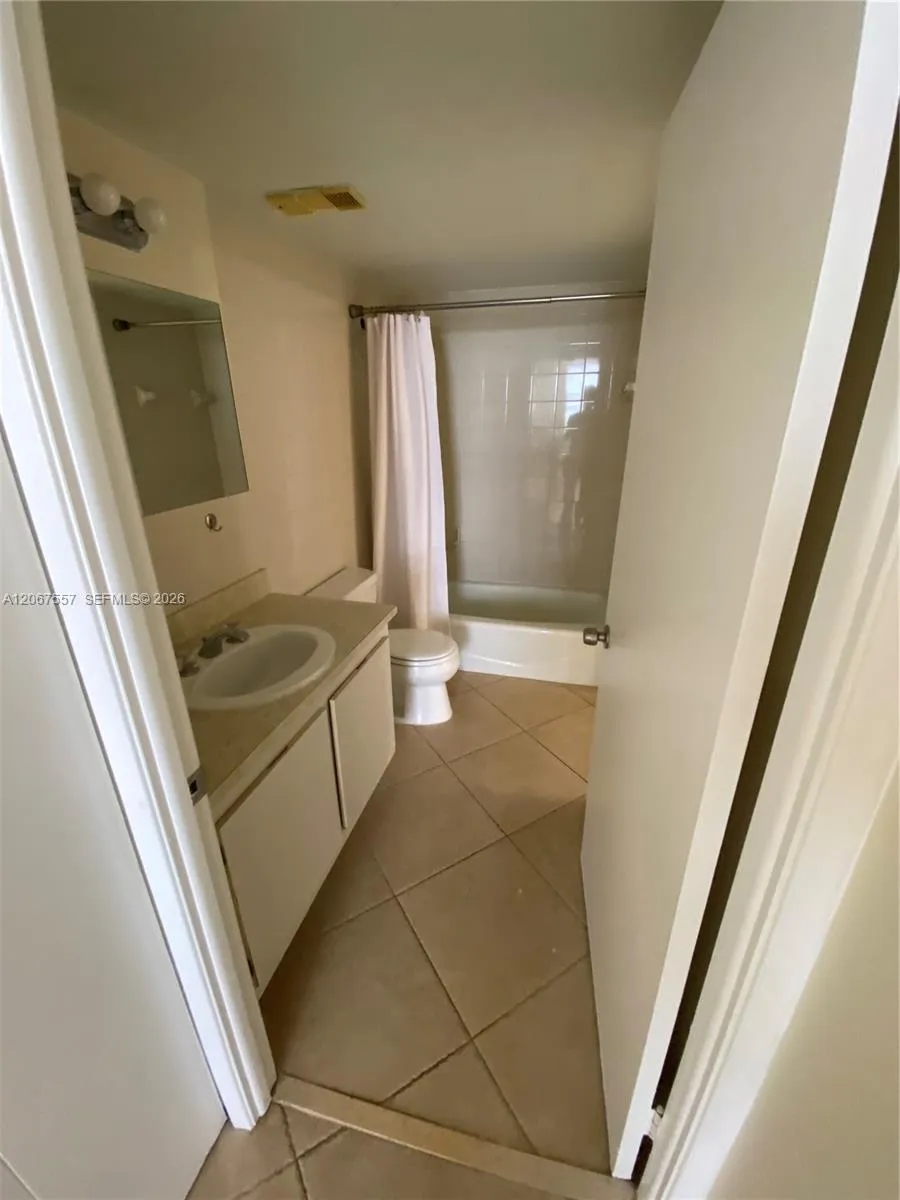 1470 NE 123rd St #A1406 North Miami, FL 33161
