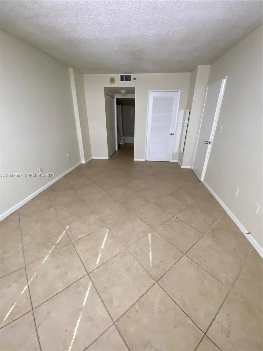 1470 NE 123rd St #A1406 North Miami, FL 33161
