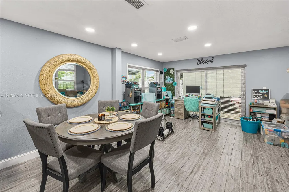 7216 SW 44th Ct Davie, FL 33314