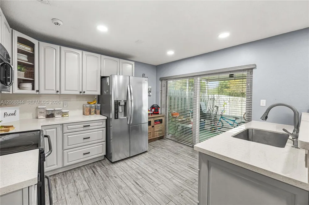 7216 SW 44th Ct Davie, FL 33314