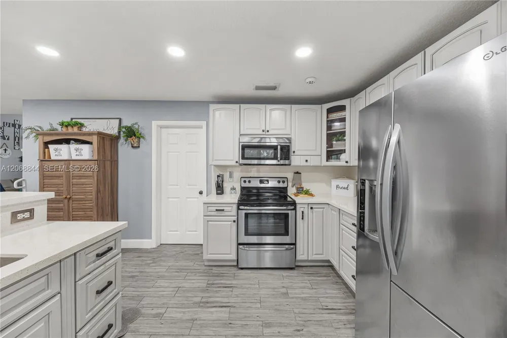 7216 SW 44th Ct Davie, FL 33314