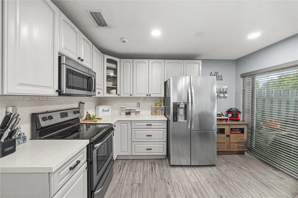 7216 SW 44th Ct Davie, FL 33314
