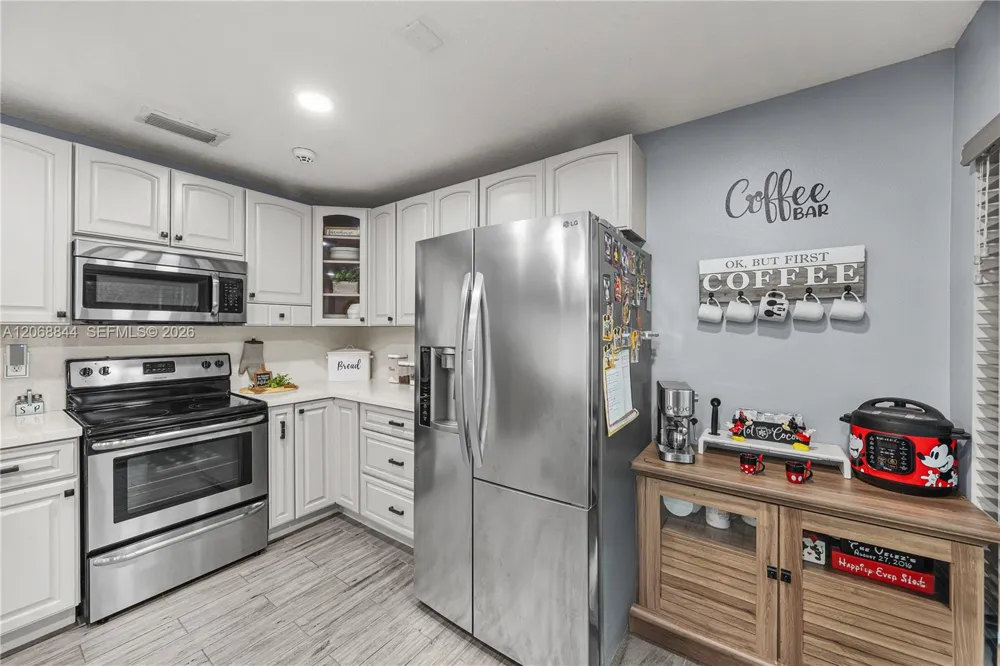 7216 SW 44th Ct Davie, FL 33314