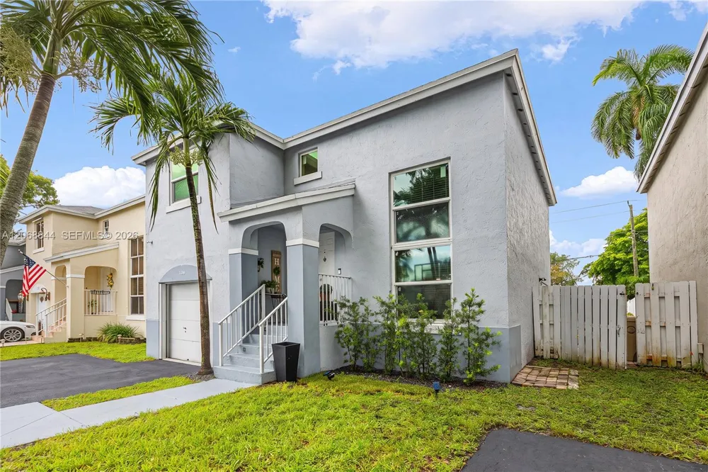 7216 SW 44th Ct Davie, FL 33314