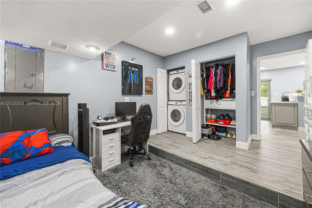 7216 SW 44th Ct Davie, FL 33314