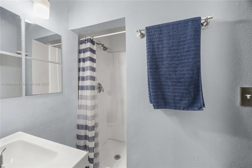 7216 SW 44th Ct Davie, FL 33314