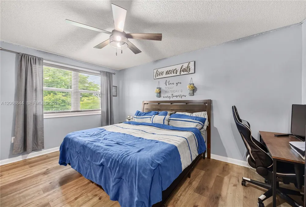7216 SW 44th Ct Davie, FL 33314